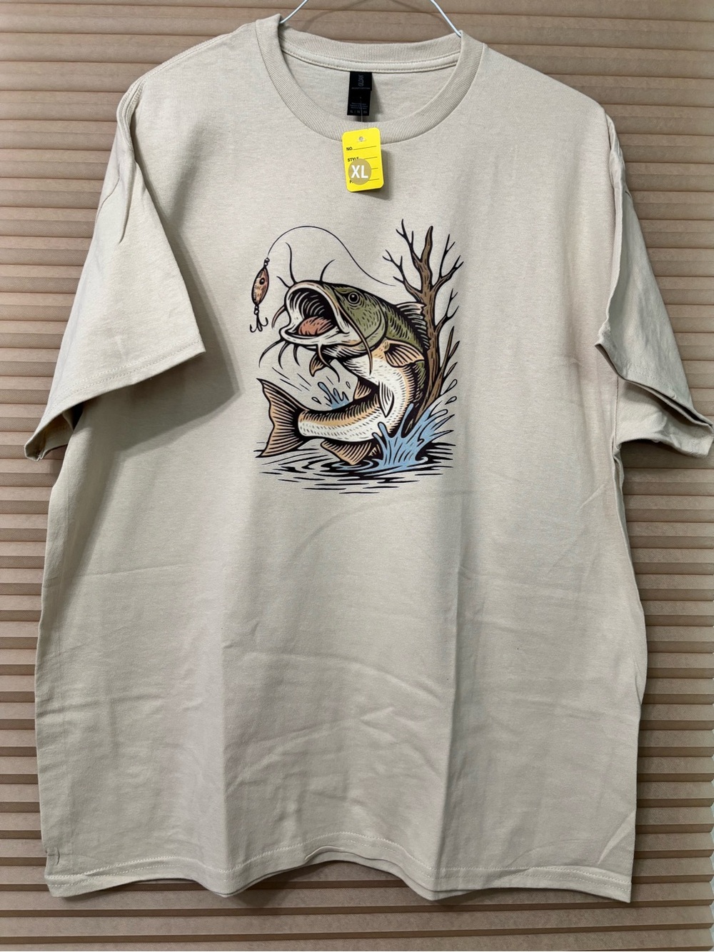 SPECIAL NEW Fishing Bass Graphic Tee - Green/Brown Fish Design size XL